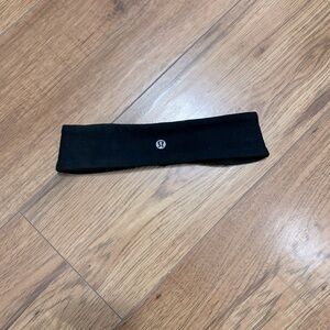 BNWOT Lululemon headband in Black